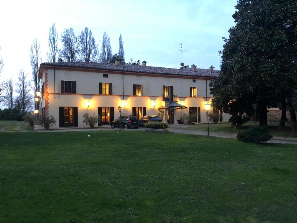 Villa Dom Piacenza Exteriér fotografie